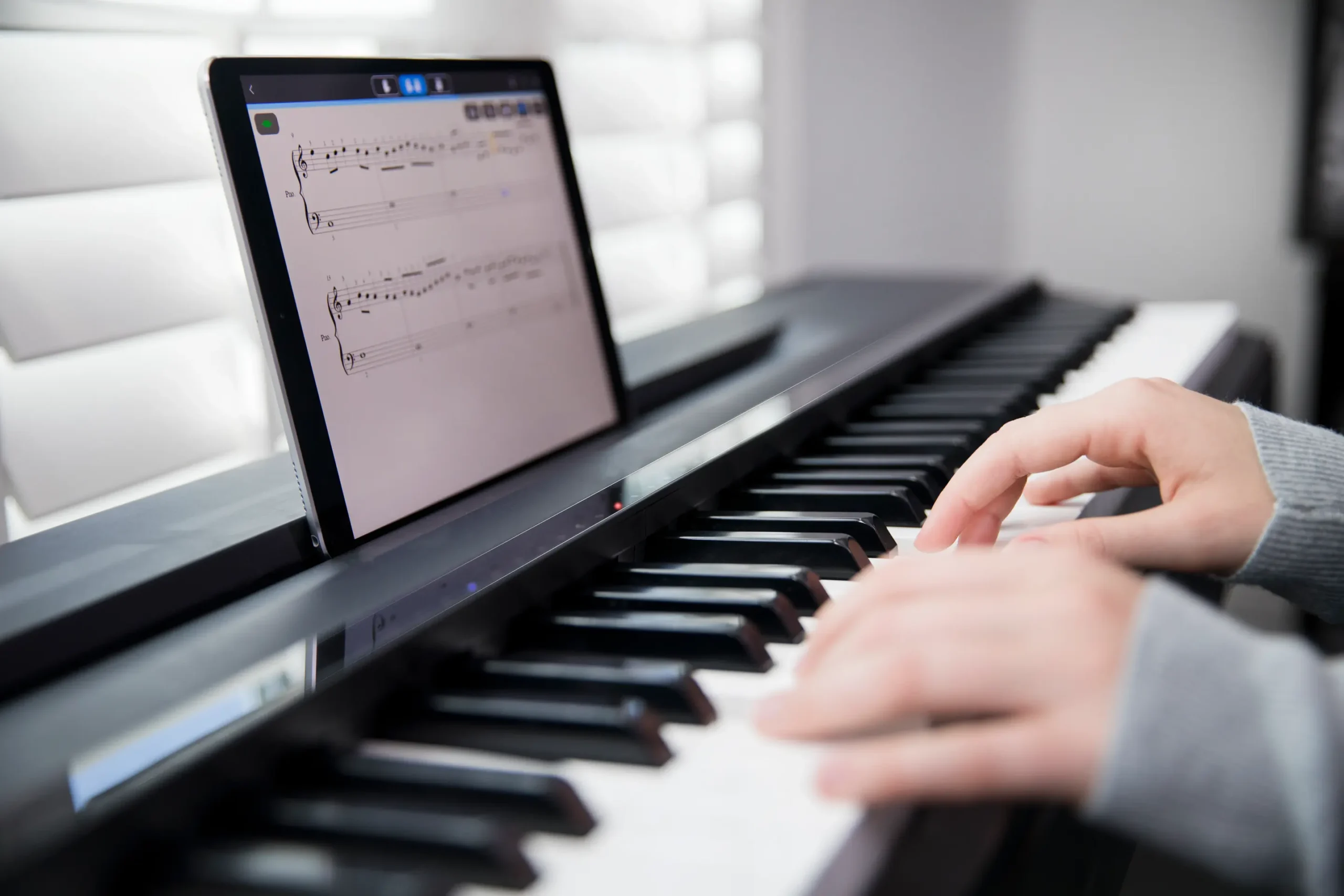 Learn to play the keyboard with our online keyboard classes at Taal Institute of Music and Fine Aarts.