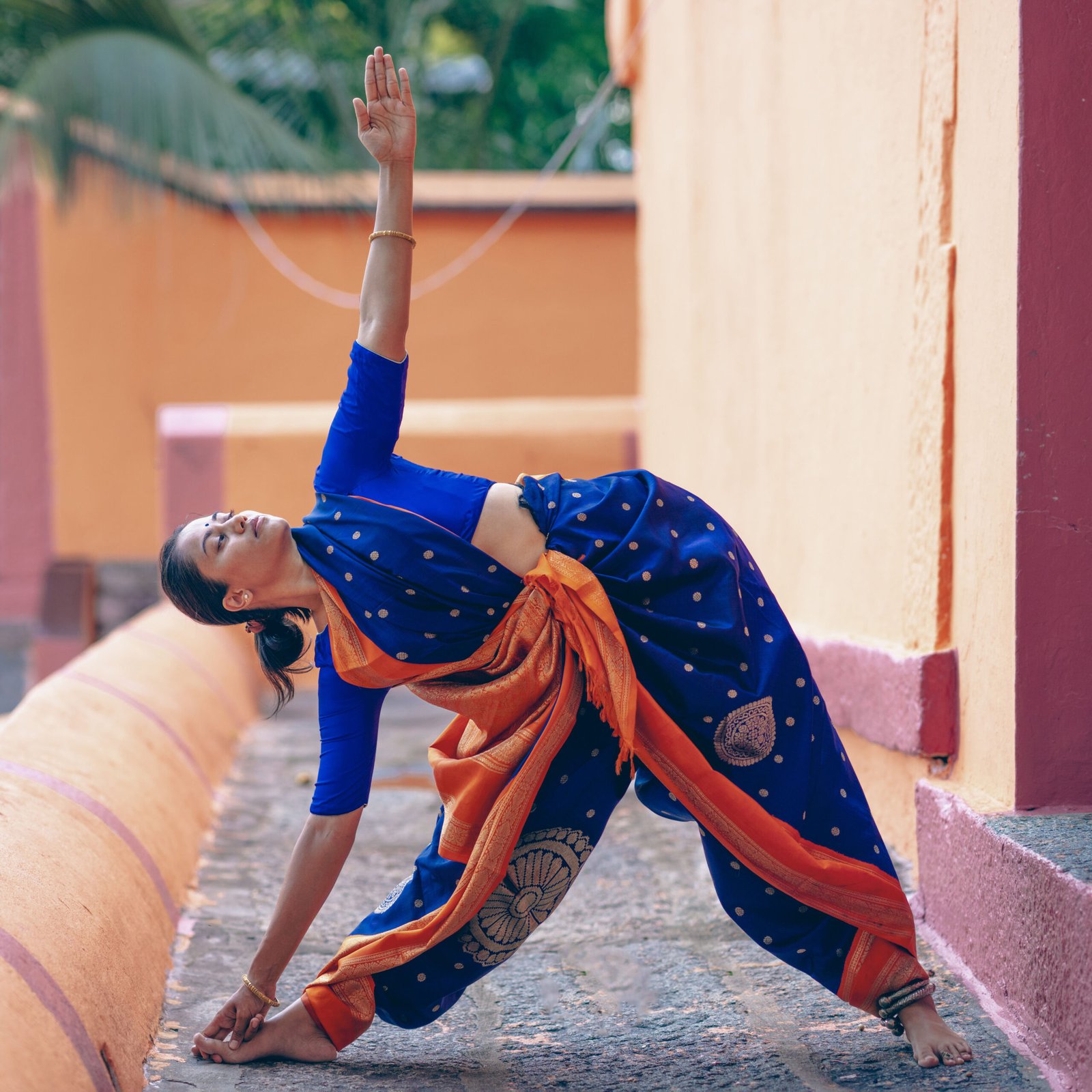 Unlock the benefits of dance with online training! Enhance fitness, reduce stress, and express yourself through classical dance.